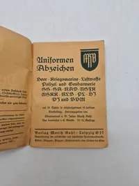 Originalt ww2 hæfte med tyske uniformer