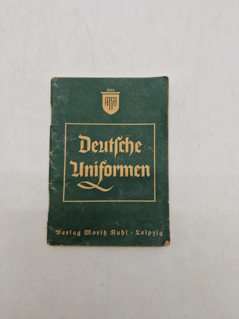 Originalt ww2 hæfte med tyske uniformer