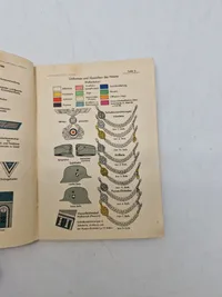 Originalt ww2 hæfte med tyske uniformer