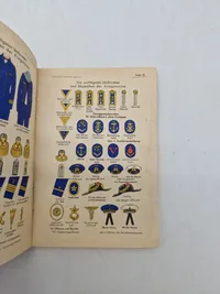 Originalt ww2 hæfte med tyske uniformer