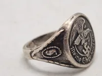 Totenkopf og fingerring - Efterkrigs
