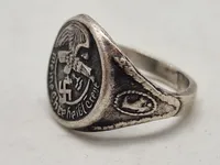 Totenkopf og fingerring - Efterkrigs