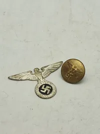 Originalt tidligt capbadge og knap for politisk leder