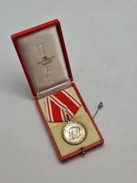 Original sølv medalje og pin for trofast tjeneste på Carlsberg