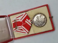 Original sølv medalje og pin for trofast tjeneste på Carlsberg
