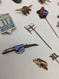 Samling pins og nåle