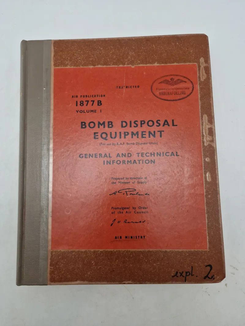 BOMB DISPOSAL EQUIPMENT

(for use by RAJ. Bomb Diipuest Uni

GENERAL AND TECHNICAL INFORMATION