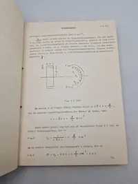 LÆREBOG 1 AMMUNITIONSKONSTRUKTION

Bind II. Konstruktion af projektiler.

Til brug ved undervisningen på forsvarsakademiets våbentekniske kursus.

1000-

af oberstløjtnant K.H.Nielsen.

1958.