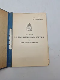 GFP 304-6

5,6 MM INSTRUKTIONSGEVÆR

FOR

KAMPVOGNSKANON