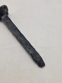 Original håndsmedet jernbane nagle