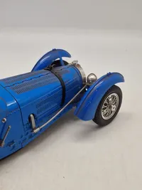 Modelbil