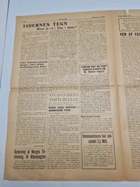 To originale eks af avisen “Revision” som var kendt for at hjælpe danske ss frivillige efter krigen