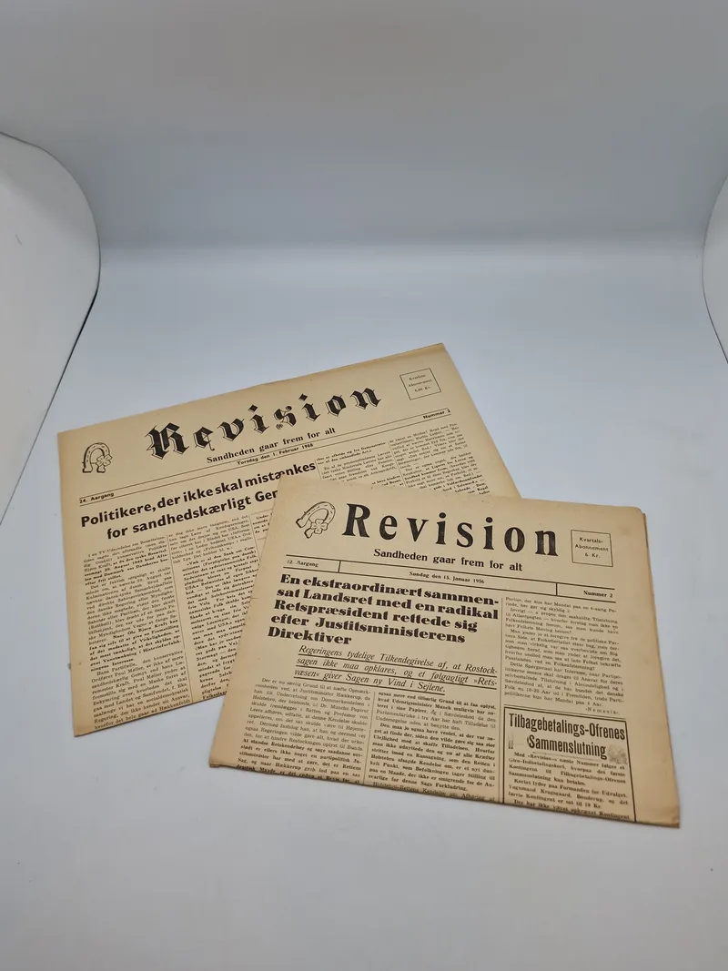 To originale eks af avisen “Revision” som var kendt for at hjælpe danske ss frivillige efter krigen