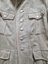 Original Wehrmacht Heer leichte M43 Drillich-Feldbluse für Mannschaften med rest af påsyet ørn