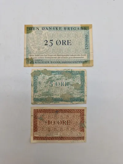 Samling originale pengesedler fra den danske brigade