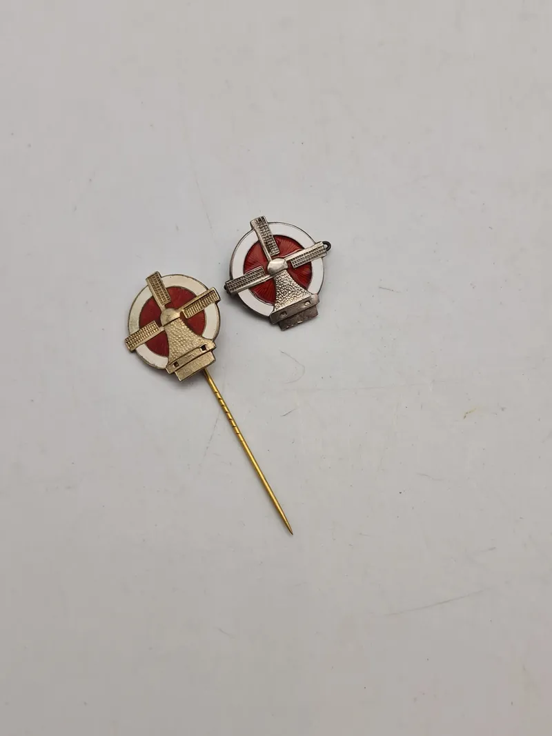 Originale pins fra Dybbøl dagen   af sølv tegent af Harald Sloth Møller