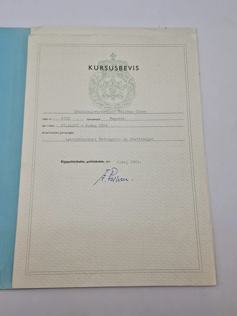 Originalt kursus bevis fra politiet (Bedrageri og skattesager)