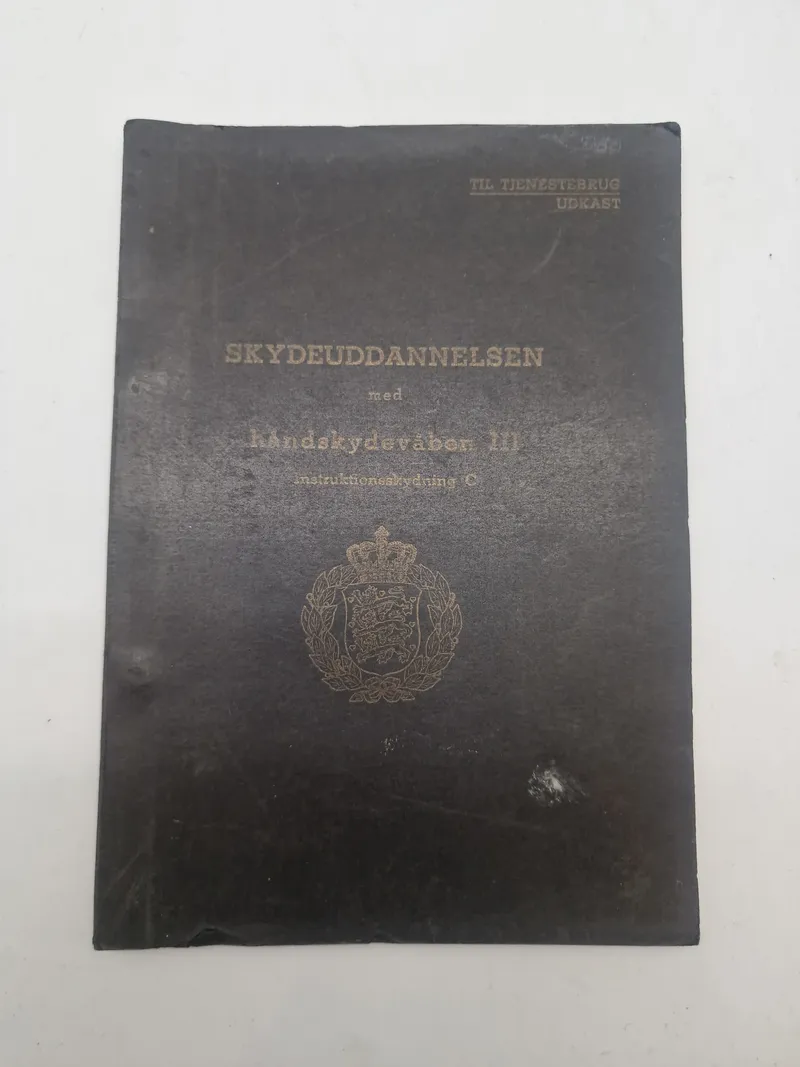 SKYDEUDDANNELSEN med

håndskydevåbon III

Instruktionsskydning C