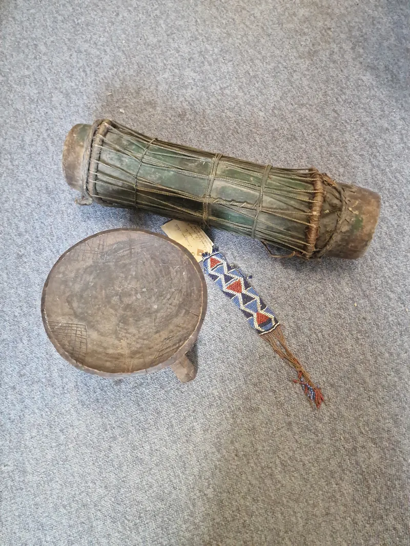Samling Afrika instrumenter mm.