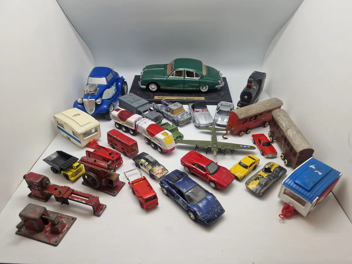 Samling diverse modelbiler
