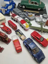 Samling diverse modelbiler