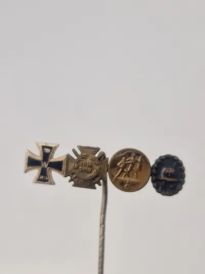 Original ww1/ww2 miniature pin