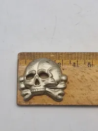 Tysk panzer Totenkopf efter 45