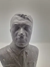Adolf Hitler byste efer 45