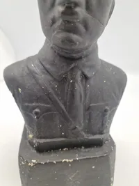 Adolf Hitler byste efer 45