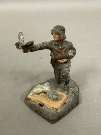 Original Lineol figur fra 30/40 erne, Tysk soldat brevduer