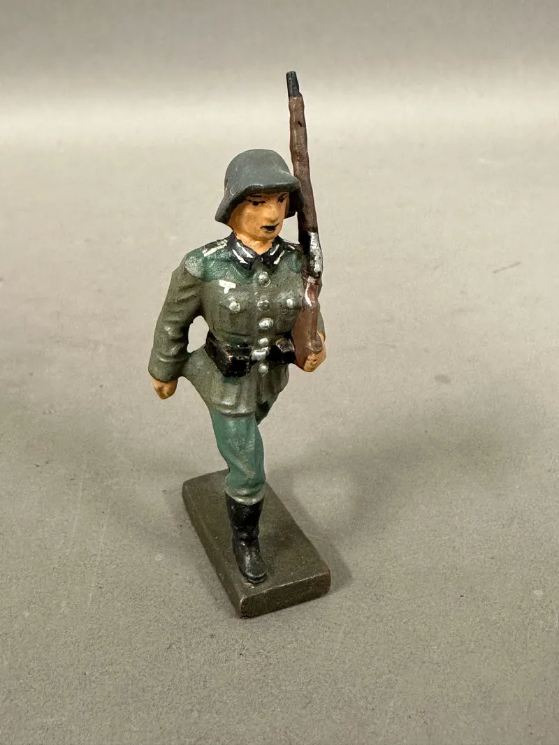Original Lineol figur fra 30/40 erne, Tysk soldat