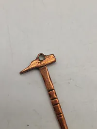 Vedhæng i form af hammer