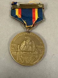 The Yangtze Service Medal is awarded for service in the Yangtze River Valley between September 3, 1926 and December 31, 1932 med nummer