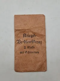 Original tildelingspose Kriegs Verdienstkreuz
2. Klasse mit Schwertern