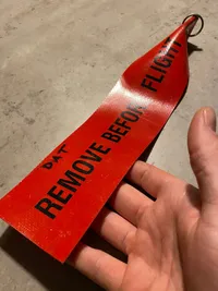Original “Remove Before Flight” (Ikke nøgleringsudgaven)
