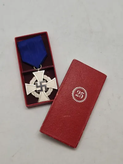 Original medalje “Für Treue Dienst” 25 år med æske