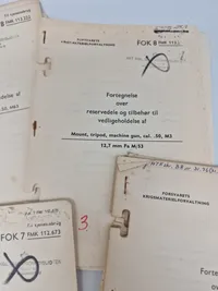 Samling reservedels hæfter over våben anvendt i den danske hær