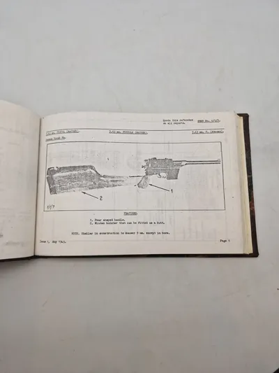 Opslagsværk over tyske ww2 håndvåben mm.