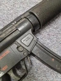MP5 maskinpistol (Tokyo Marui) softgun - kan være med fejler og mangler