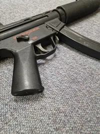 MP5 maskinpistol (Tokyo Marui) softgun - kan være med fejler og mangler