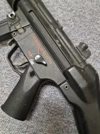 MP5 maskinpistol (Tokyo Marui) softgun - kan være med fejler og mangler