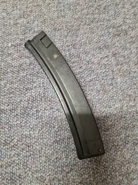 MP5 maskinpistol (Tokyo Marui) softgun - kan være med fejler og mangler