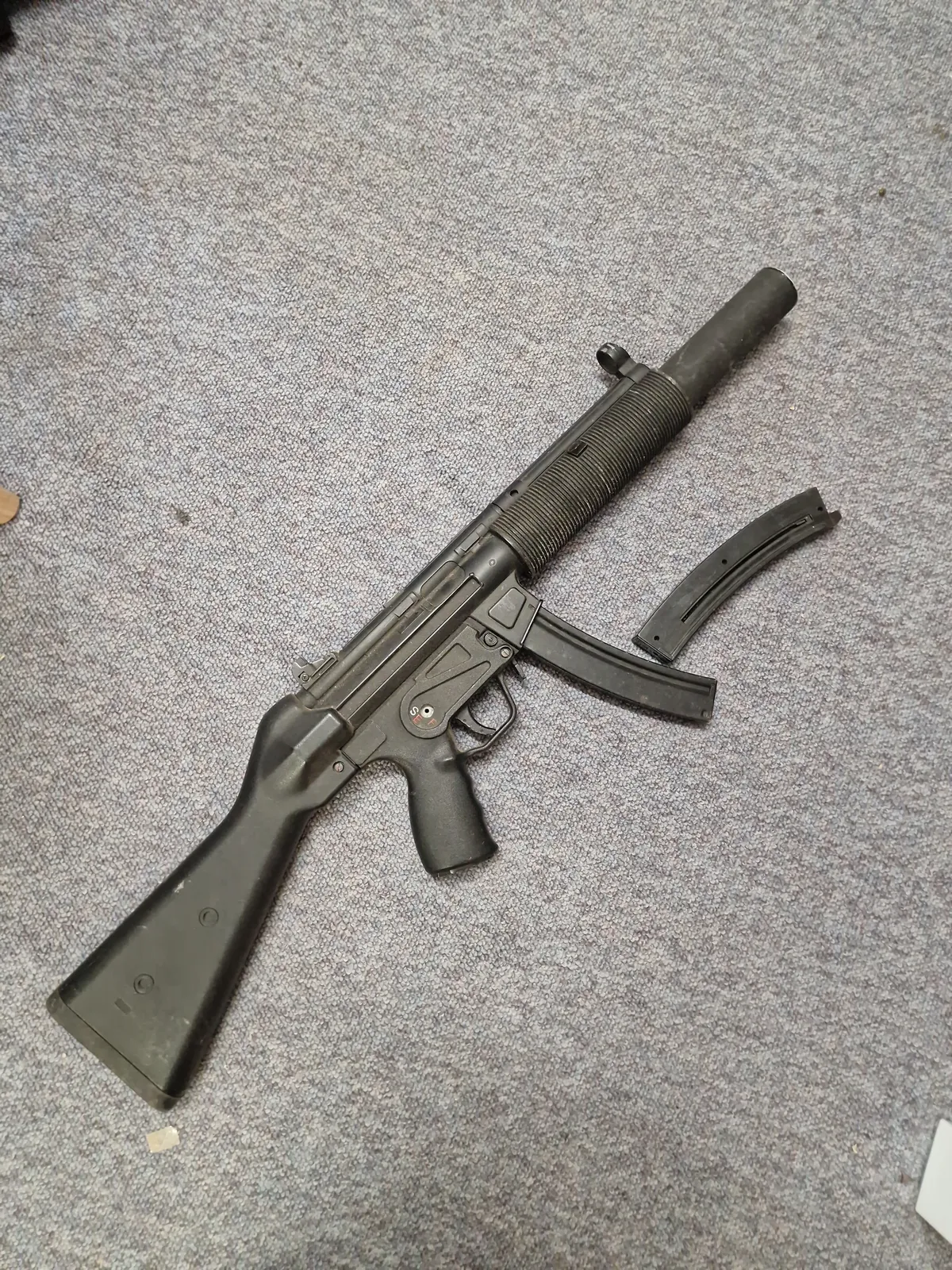 MP5 maskinpistol softgun - kan være med fejler og mangler