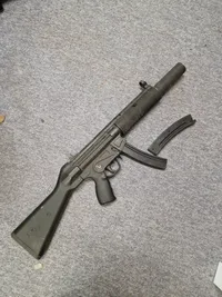 MP5 maskinpistol softgun - kan være med fejler og mangler