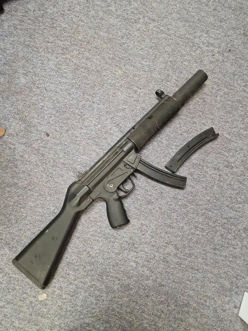 MP5 maskinpistol softgun - kan være med fejler og mangler