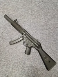 MP5 maskinpistol softgun - kan være med fejler og mangler