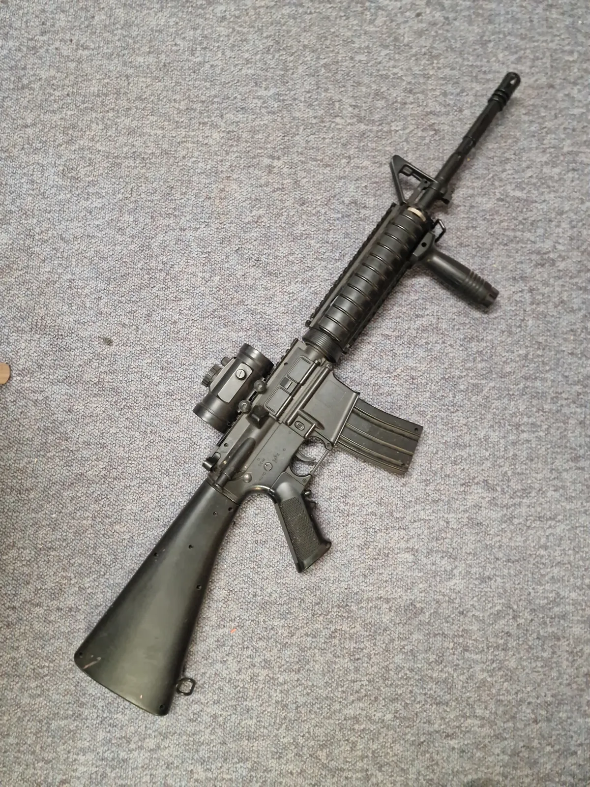 M16 riffel softgun - kan være med fejler og mangler