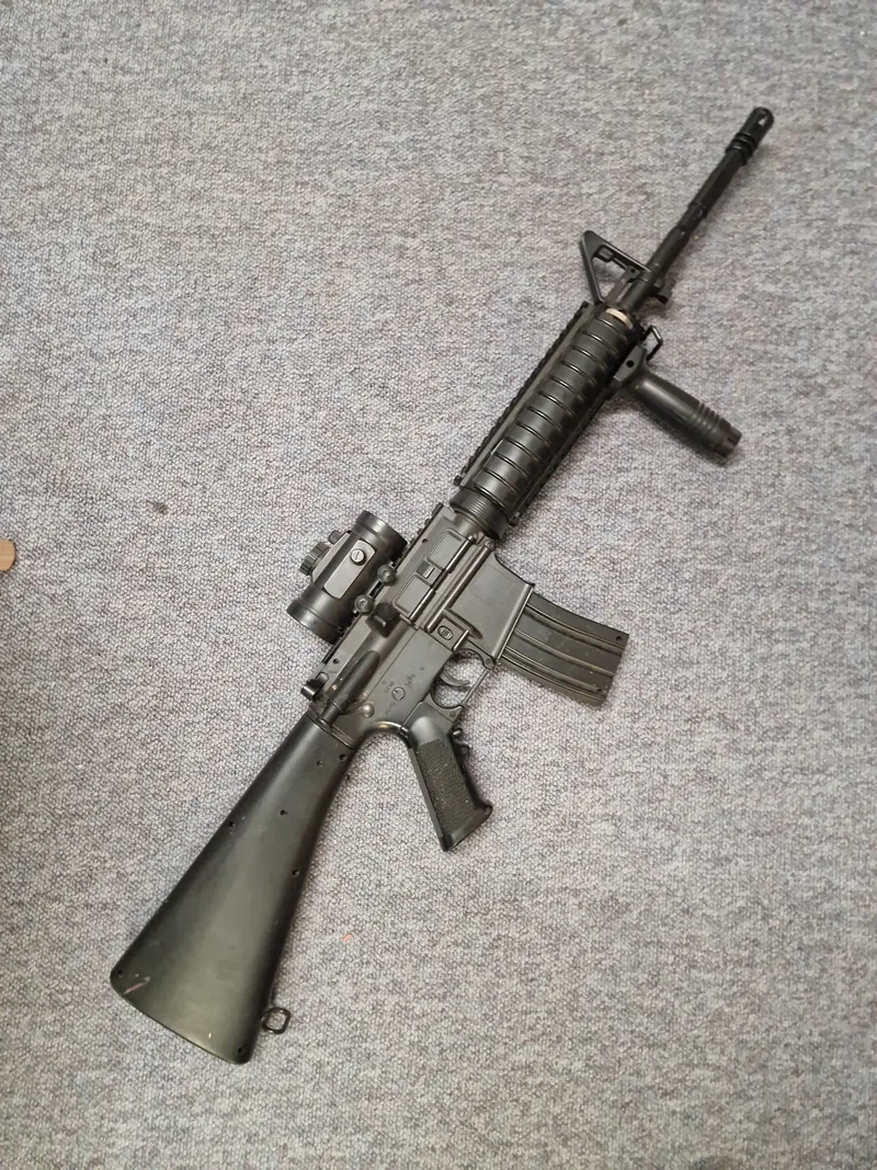 M16 riffel softgun - kan være med fejler og mangler