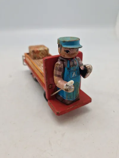 Ældre legetøjsbil