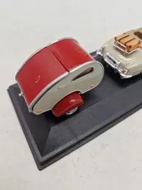 Modelbil med kasse
